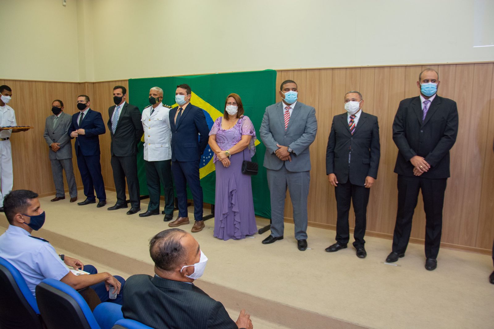 Prefeita Suzana Ramos é condecorada com Medalha Amigos da Marinha
