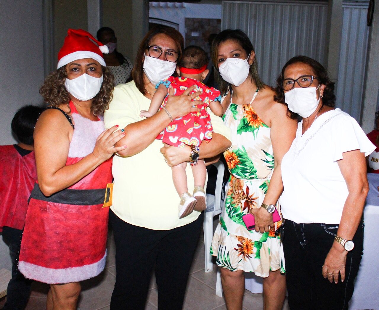 Prefeita Suzana Ramos festeja o Natal com as crianças das Casas Messe de Amor e Rosa Menina