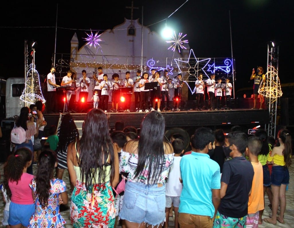‘Natal Iluminado’: Distrito de Pinhões recebe noite de apresentações natalinas realizado pela Prefeitura de Juazeiro