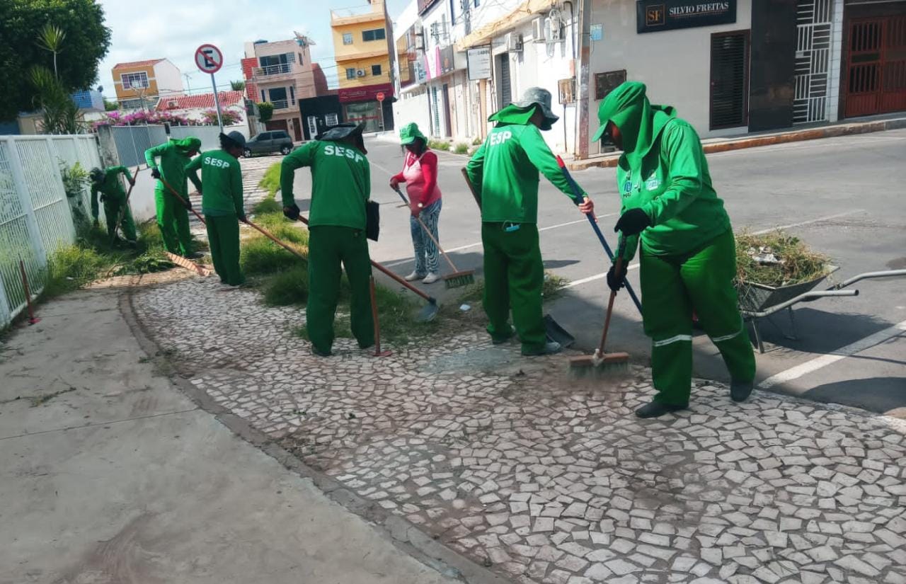 Prefeitura intensifica trabalho e garante mais qualidade nos serviços de limpeza pública nos bairros, centro e distritos de Juazeiro