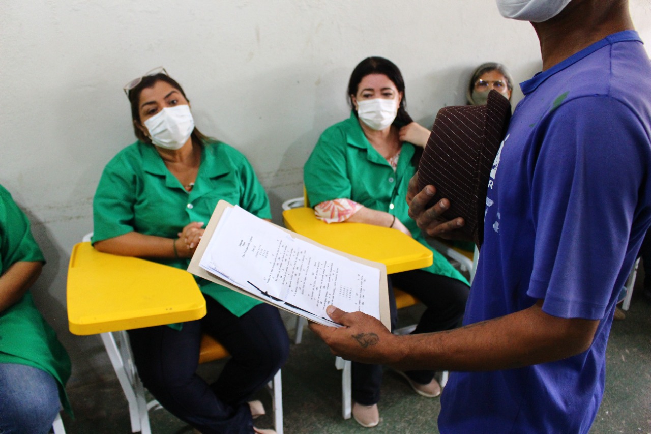 “Sertão como palco das artes”: Escola Municipal de Juazeiro realiza sarau com estudantes da Eja no Conjunto Penal e promove exaltação da cultura nordestina