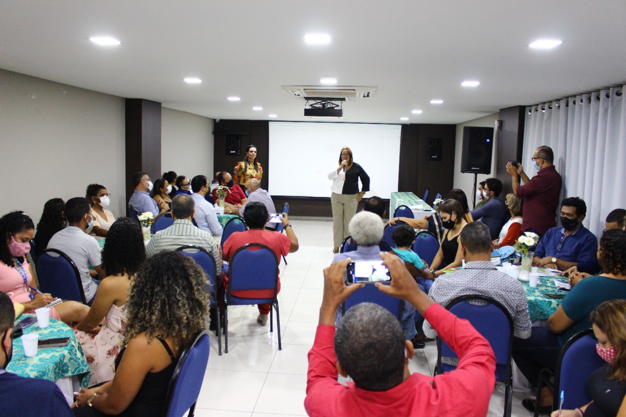 Prefeita Suzana Ramos reúne imprensa para um balanço das ações do governo e rende reconhecimento ao trabalho jornalístico do Vale do São Francisco