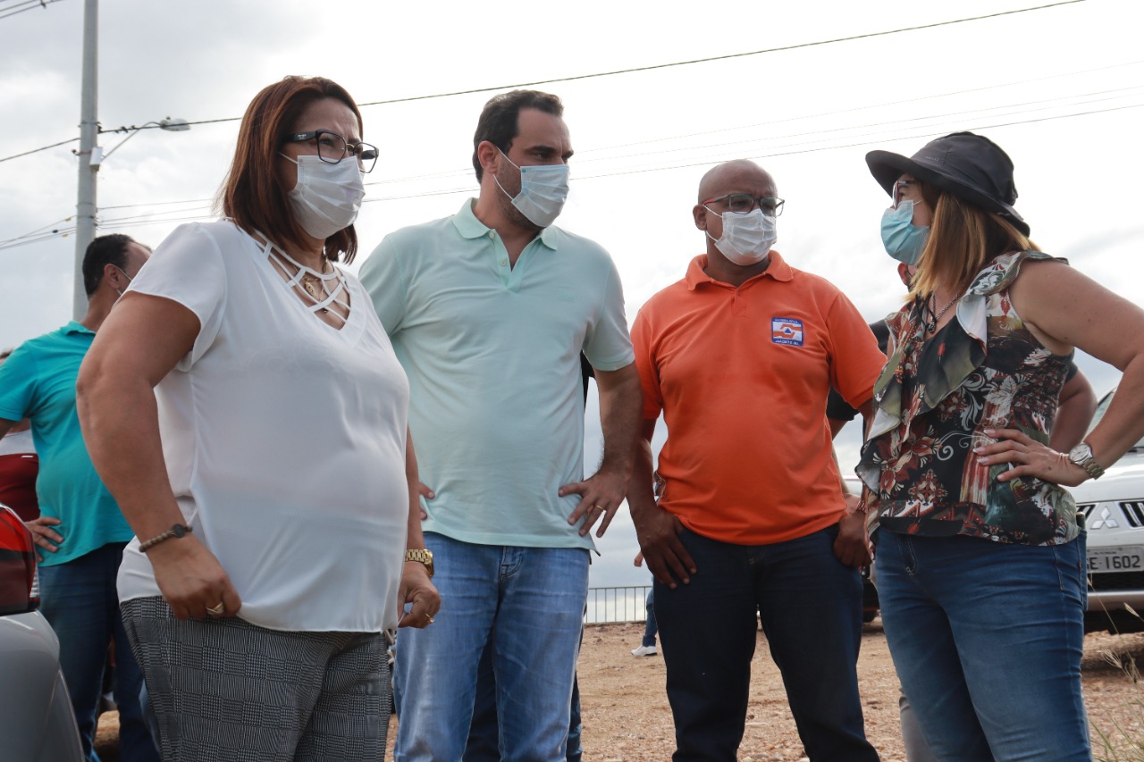 Prefeita Suzana Ramos e deputado Adolfo Viana visitam trecho da Barragem do São Geraldo e conferem trabalho preventivo realizado no local