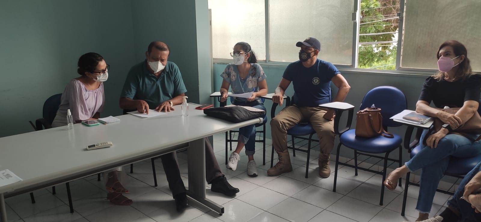 Prefeitura de Juazeiro reúne equipe técnica para discutir protocolos de biossegurança das famílias abrigadas no Colégio Paulo VI