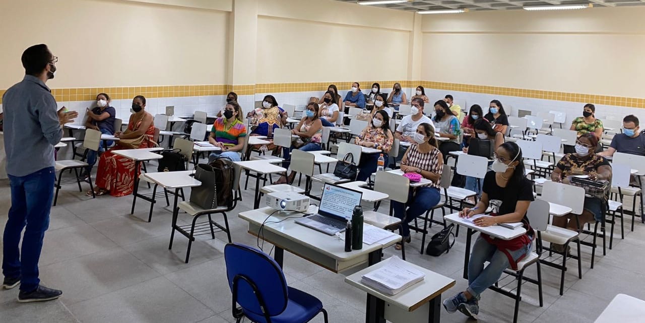 Prefeitura de Juazeiro reforça capacitação de profissionais de saúde sobre vacinação de crianças de 5 a 11 anos contra Covid-19