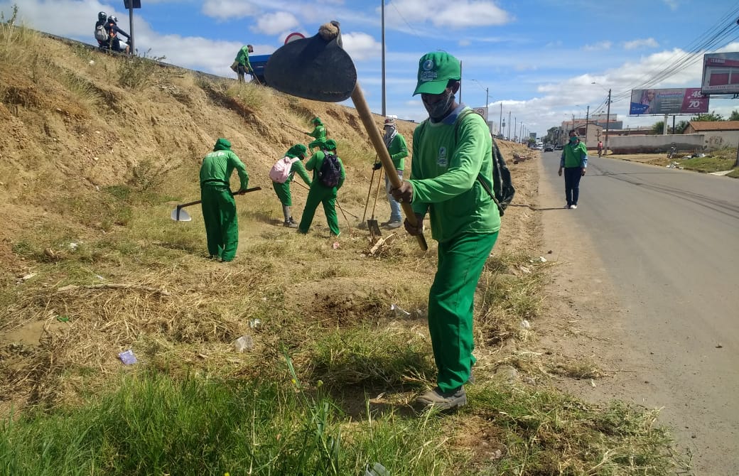 Prefeitura de Juazeiro reforça trabalho diário de limpeza e manutenção dos espaços públicos da cidade