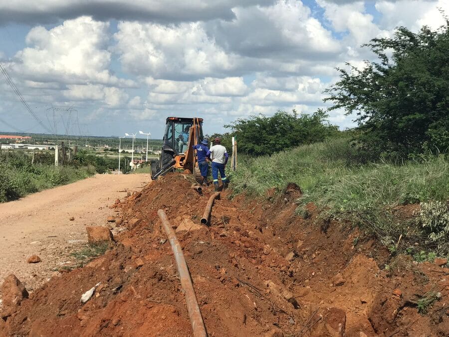 SAAE Juazeiro reforça combate a ligações clandestinas de água e desliga quase 200 “gatos” na região do Parque Residencial