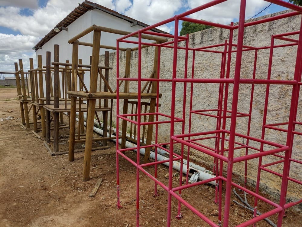 Por causa da elevação do nível do Rio São Francisco, Prefeitura de Juazeiro retira parques infantis da Orla II