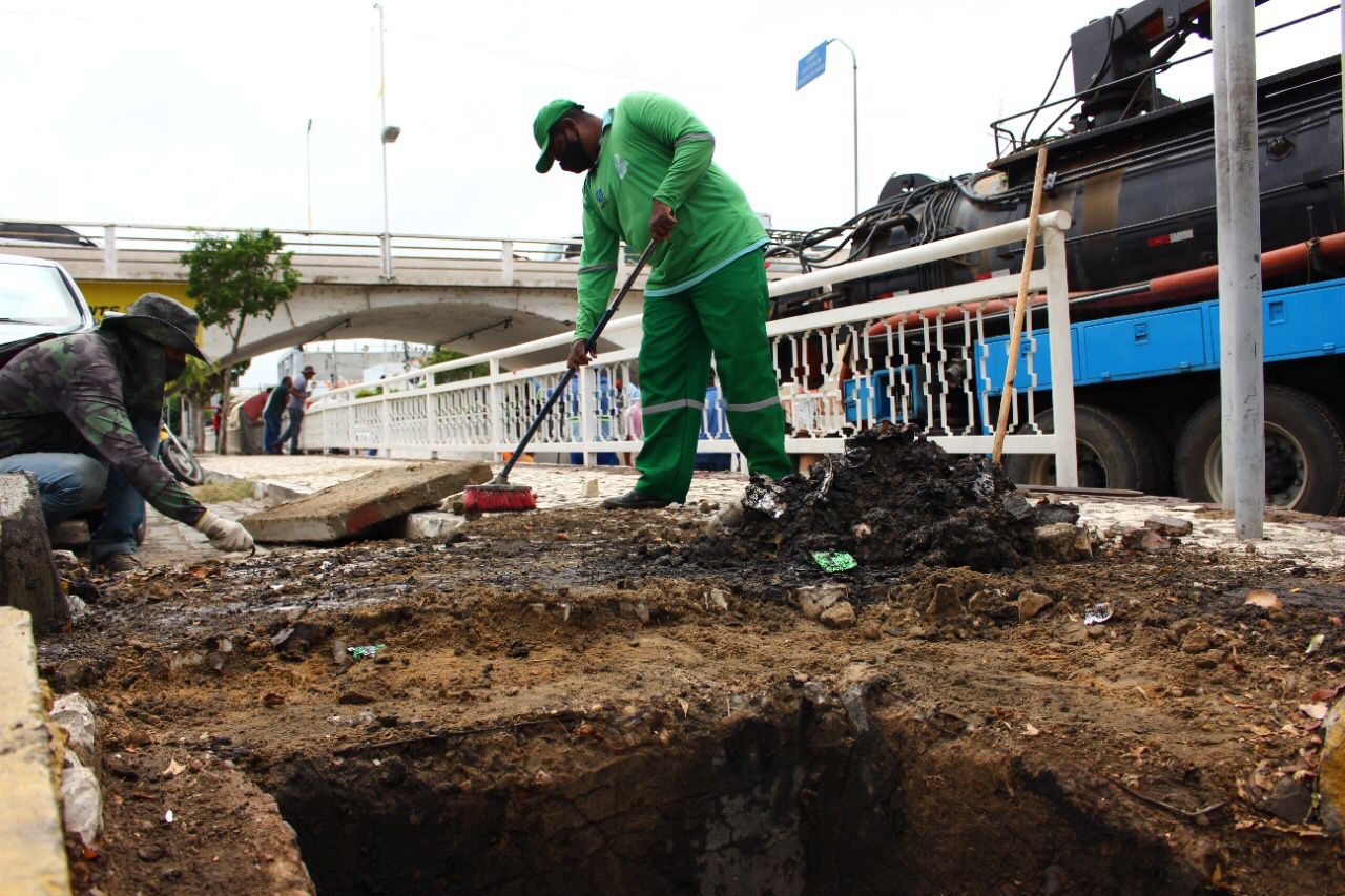 Prefeitura de Juazeiro prossegue com manutenção e limpeza das galerias de águas pluviais