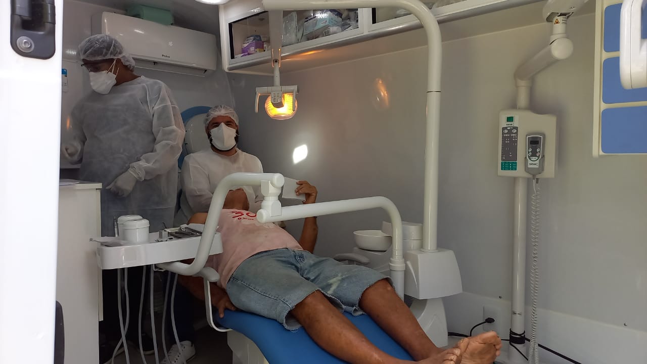 Prefeitura de Juazeiro leva atendimento odontológico para usuários do Centro POP