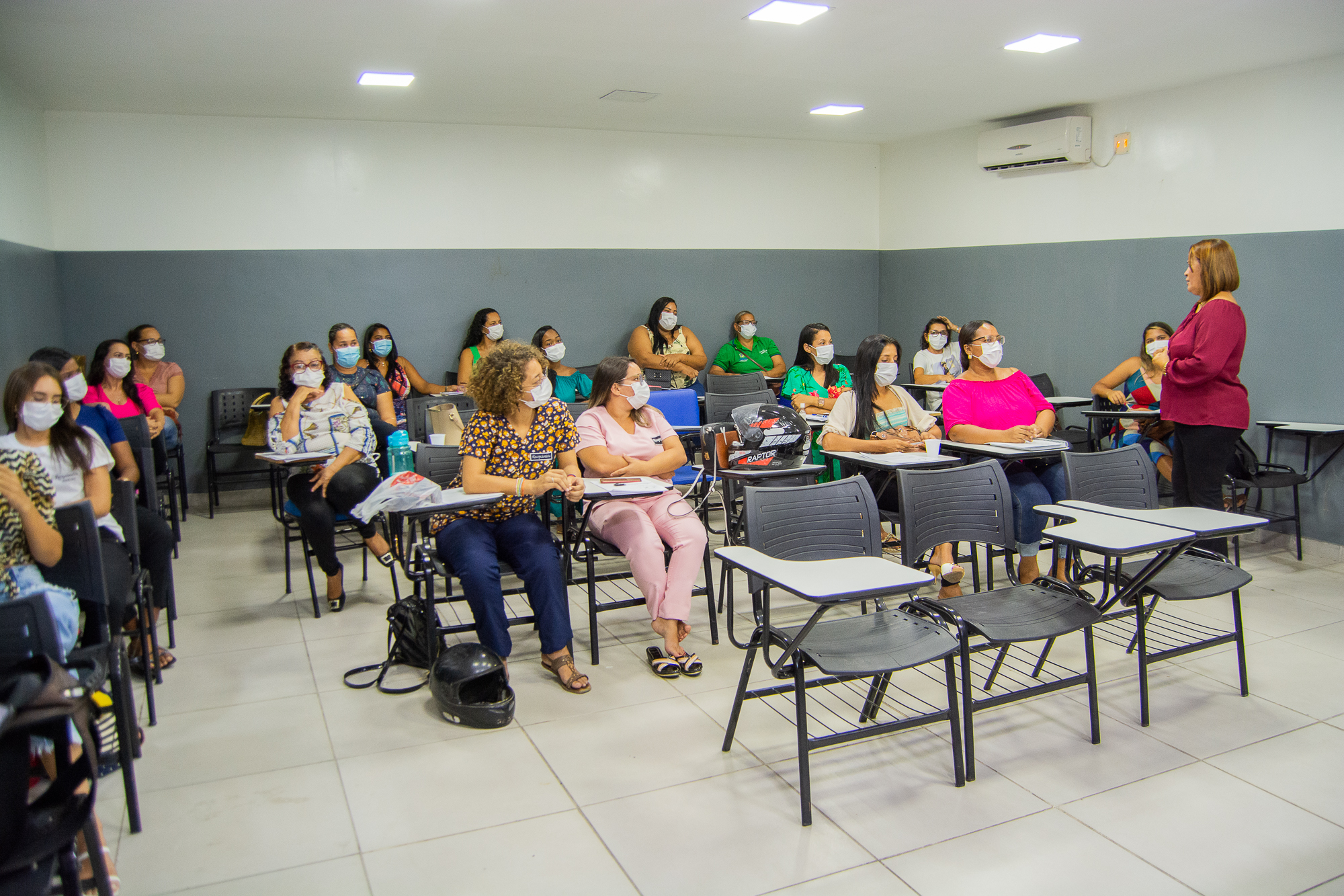 Prefeita Suzana Ramos destaca importância do atendimento humanizado durante palestra com servidores da saúde de Juazeiro