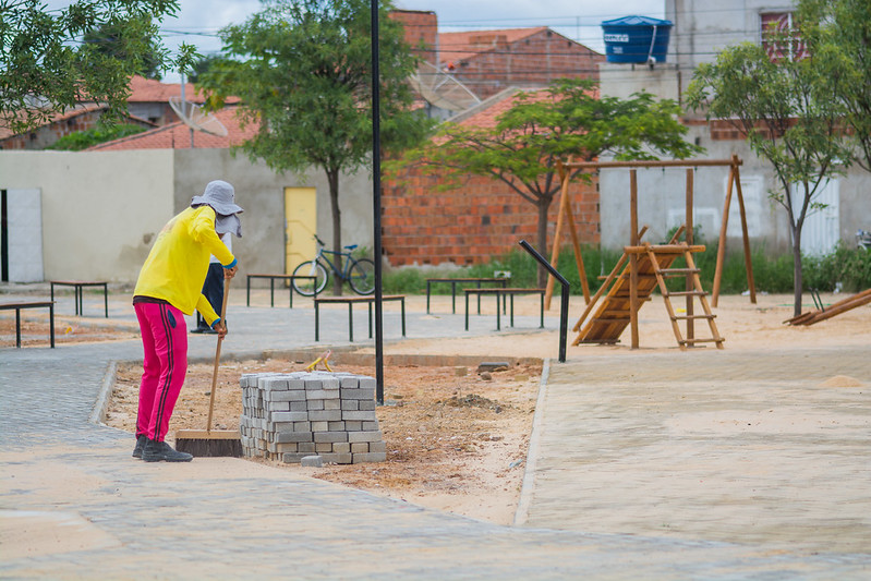 Em fase final, obras da Praça das Bromélias começa a mudar ambiente urbano do bairro Centenário