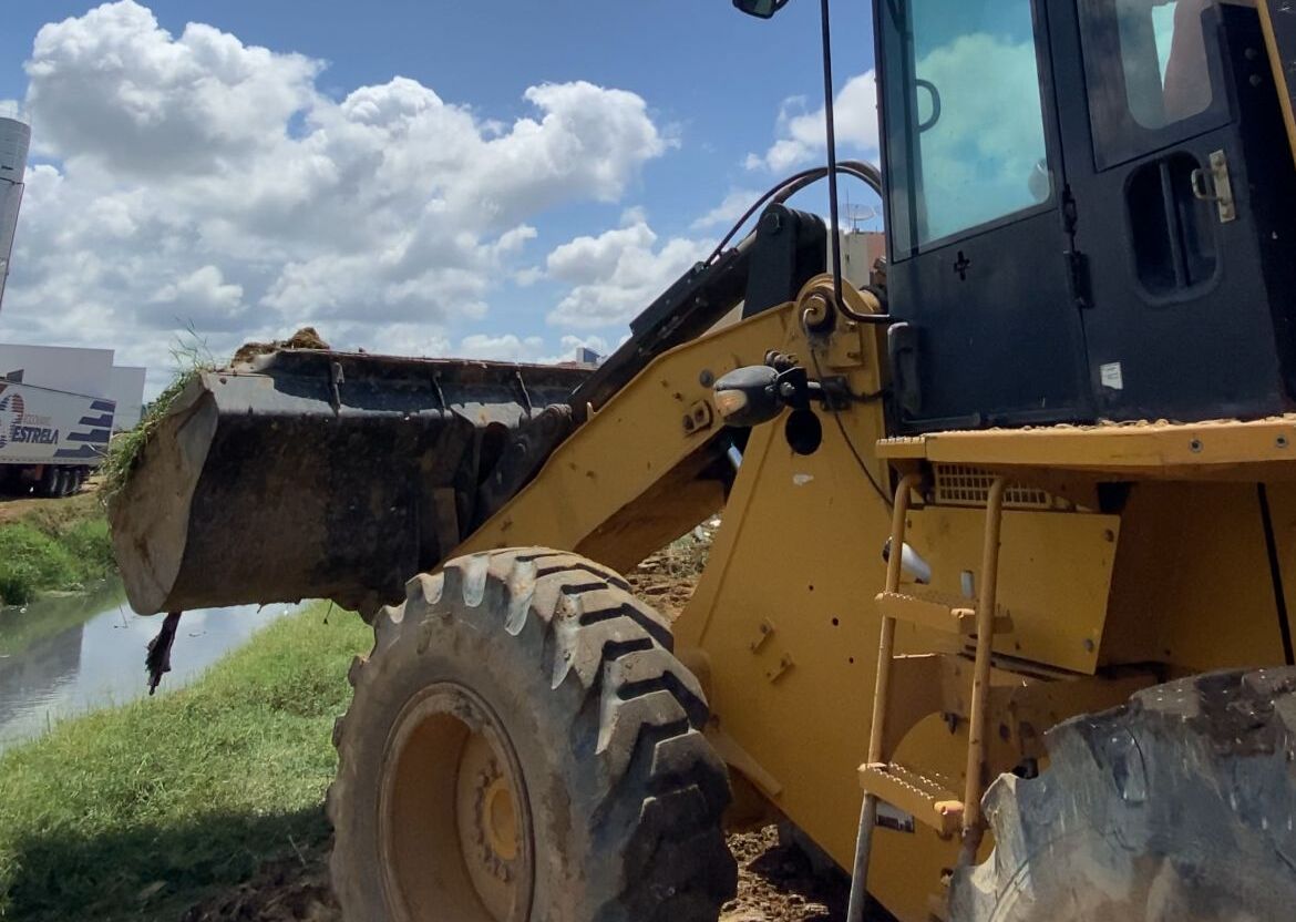 SAAE reforça limpeza e desobstrução de riachos em Juazeiro