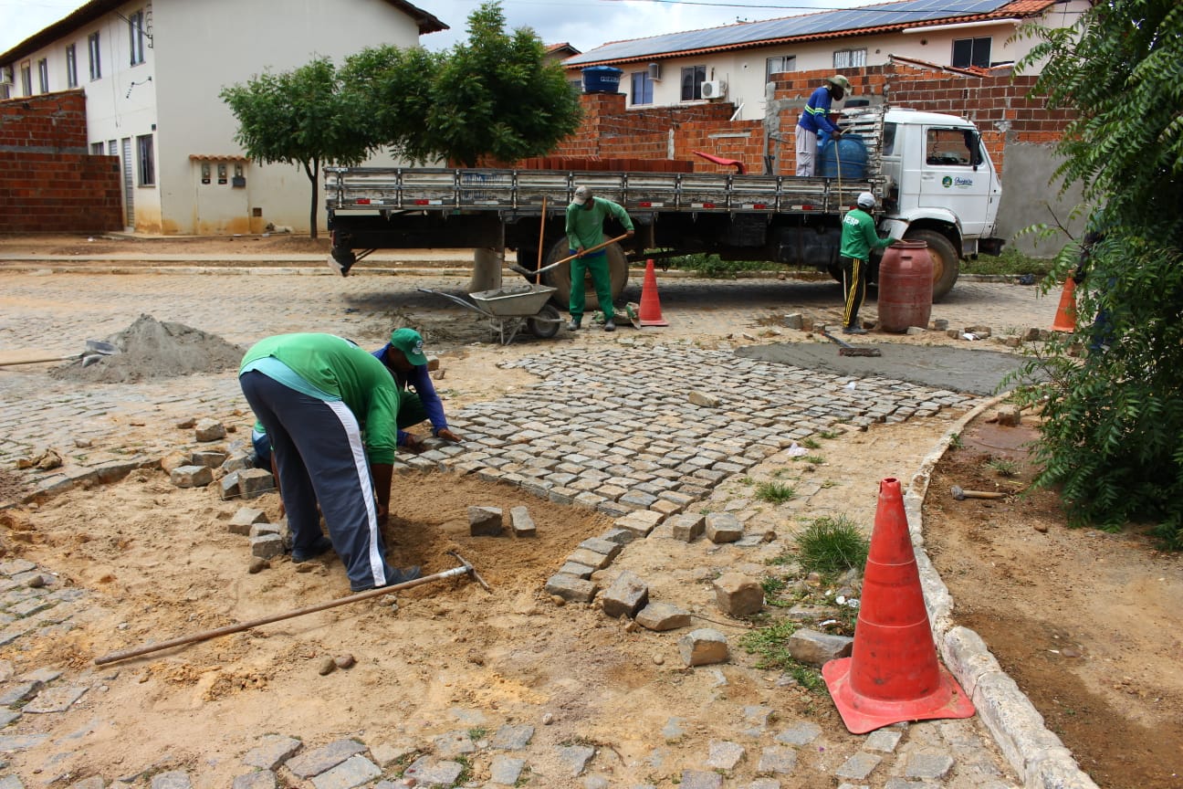 Residencial Praia do Rodeadouro recebe serviços do Programa Juazeiro da Gente