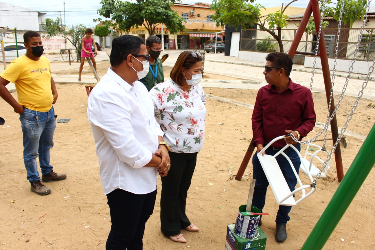 Bairro Alto do Cruzeiro é contemplado pela Prefeitura de Juazeiro com serviços de limpeza e manutenção das vias