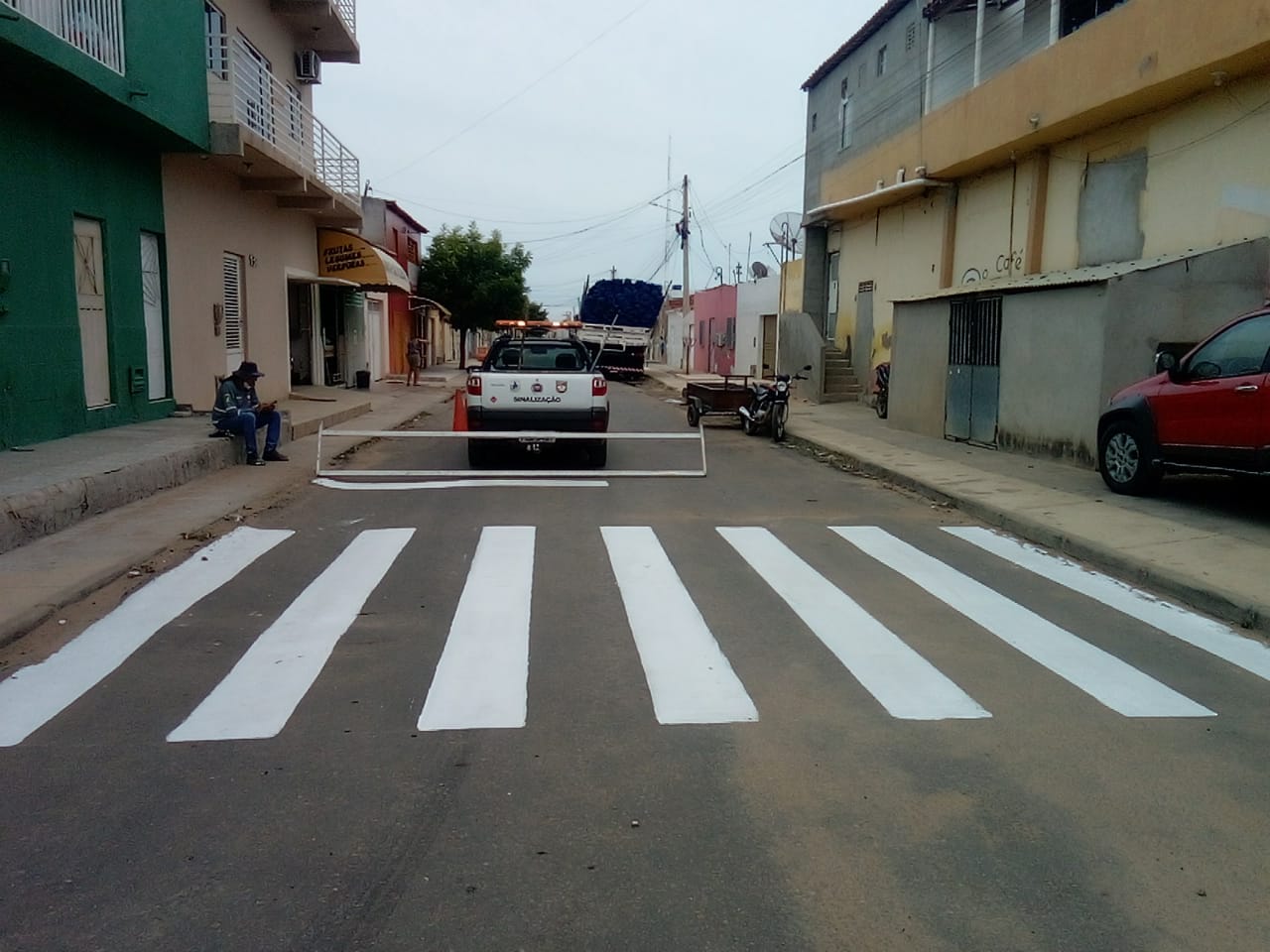 Prefeitura de Juazeiro garante revitalização e nova sinalização nos bairros Vila Tiradentes e Alto da Aliança