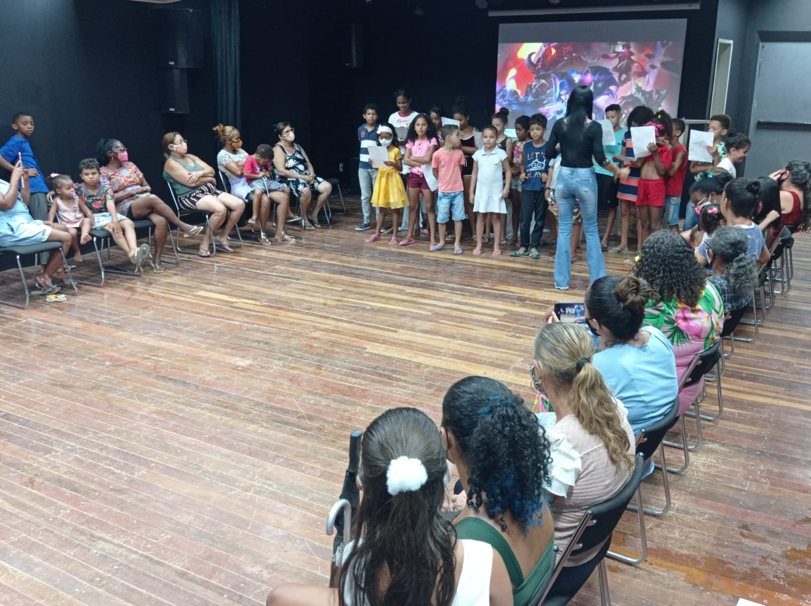 Comunidade do Tabuleiro participa das comemorações do Dia Internacional da Mulher no CRAS, em Juazeiro
