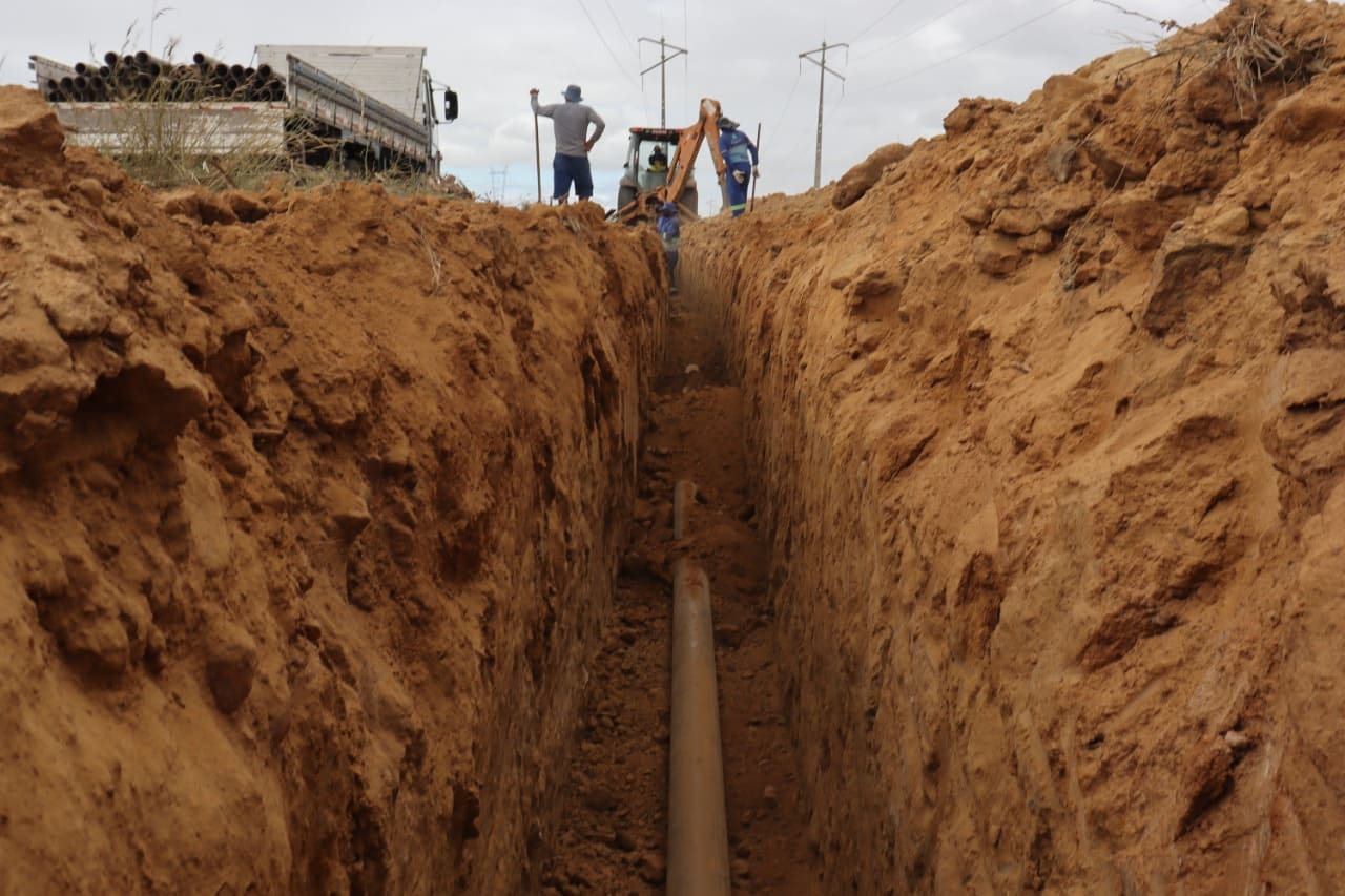 Adutora vai ampliar abastecimento de água no loteamento Jardim Campestre e no bairro Tabuleiro, em Juazeiro
