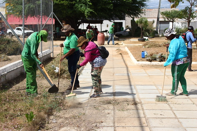 Mutirão de limpeza e serviços públicos do ‘Juazeiro da Gente’ chega ao Dom José Rodrigues e garante melhorias para comunidade
