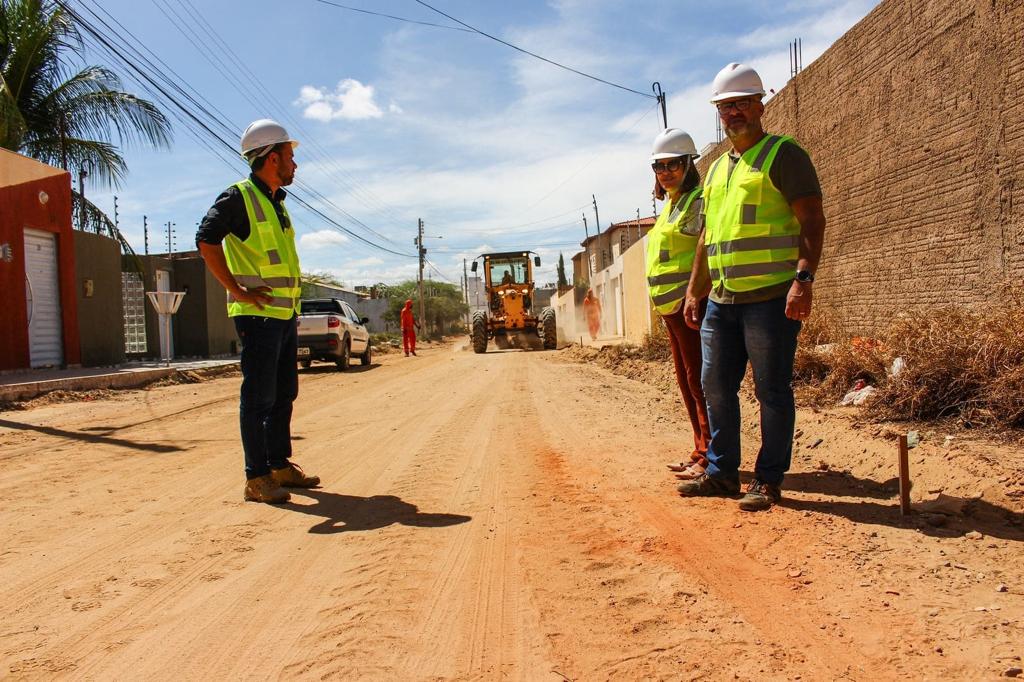 Novo pacote de obras: Prefeitura de Juazeiro atende reivindicação de mais de 20 anos e inicia pavimentação de ruas do bairro Cajueiro