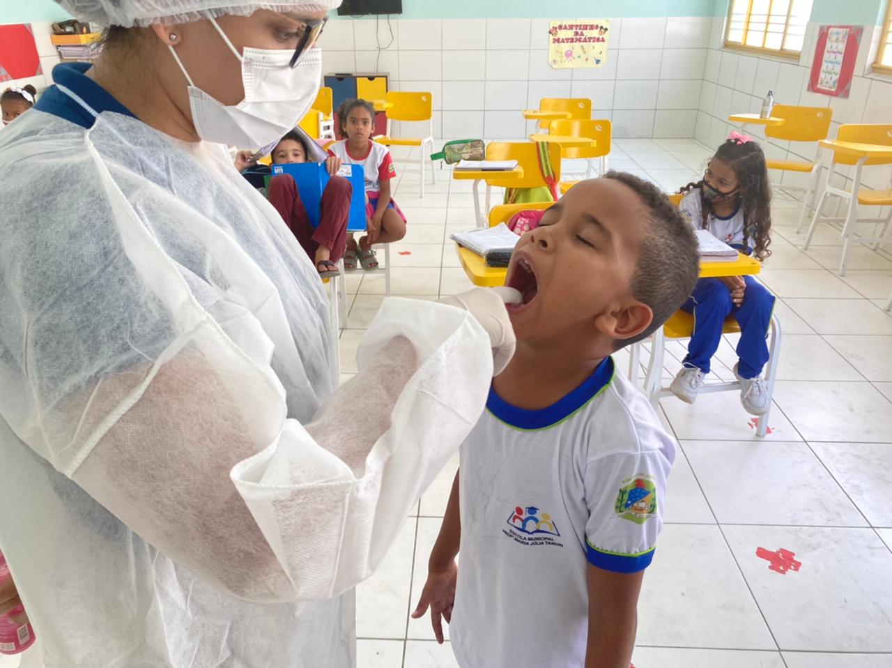 Saúde bucal: Prefeitura de Juazeiro promove mais uma ação do projeto ‘Cuidar’ e atende crianças no Residencial Dr. Humberto