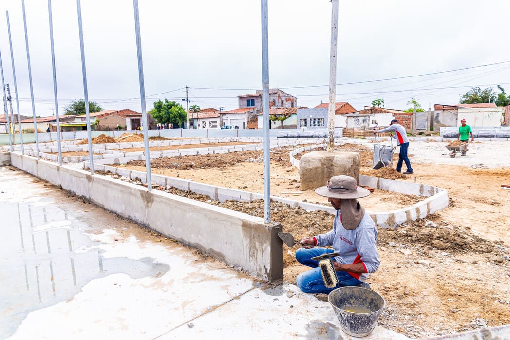 Obra da Praça da Amizade, no bairro Itaberaba, avança e aumenta expectativa da comunidade para receber novo espaço de lazer e entretenimento