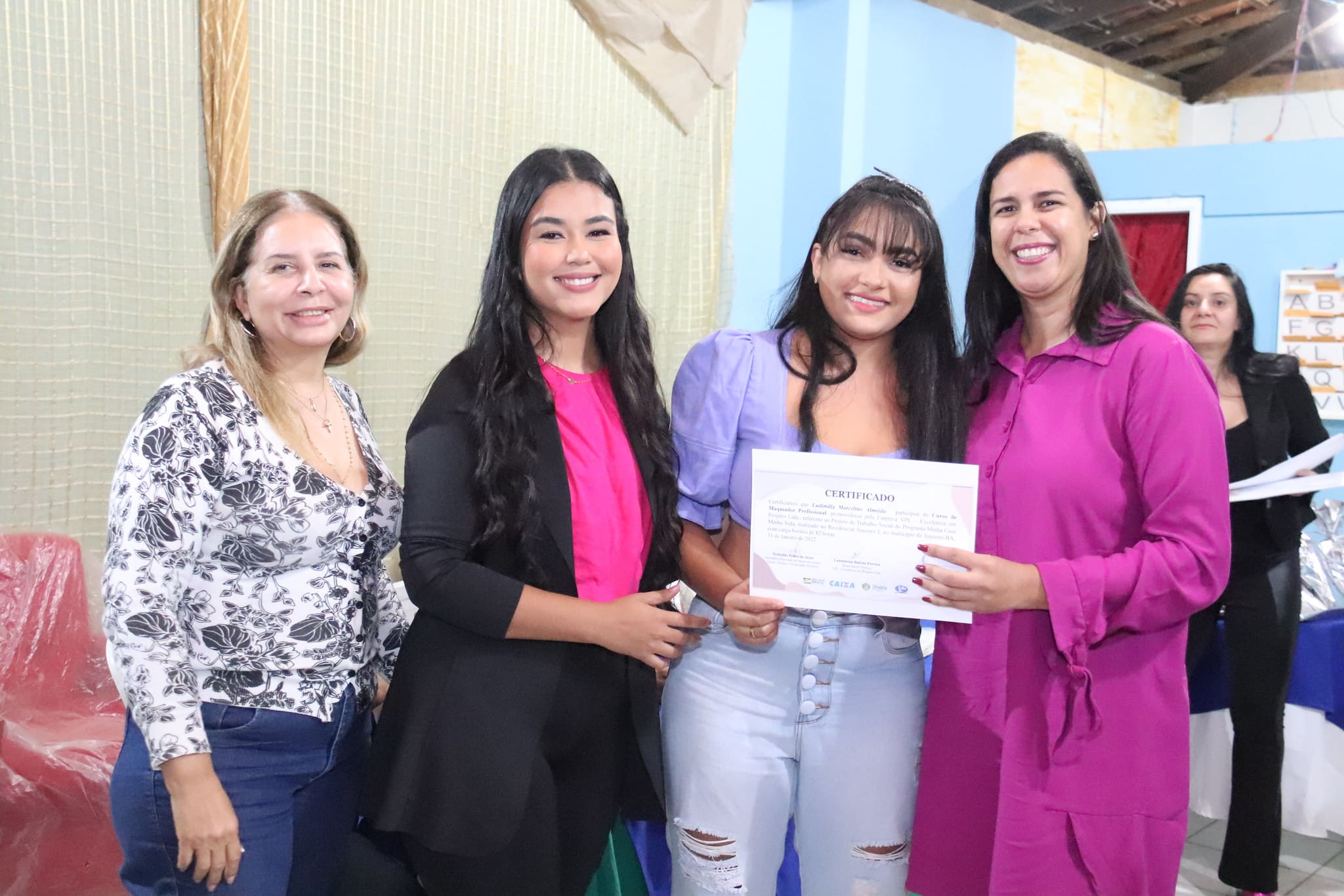 Empreendedorismo e renda: Prefeitura de Juazeiro certifica mais de 75 formandos de curso de capacitação profissional
