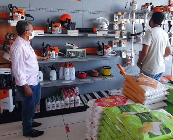 Procon Juazeiro fiscaliza pela primeira vez lojas de produtos agrícolas da cidade