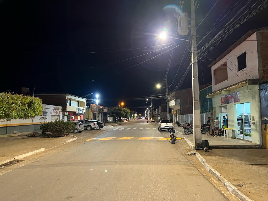 Prefeitura de Juazeiro substitui lâmpadas convencionais por LED em Maniçoba