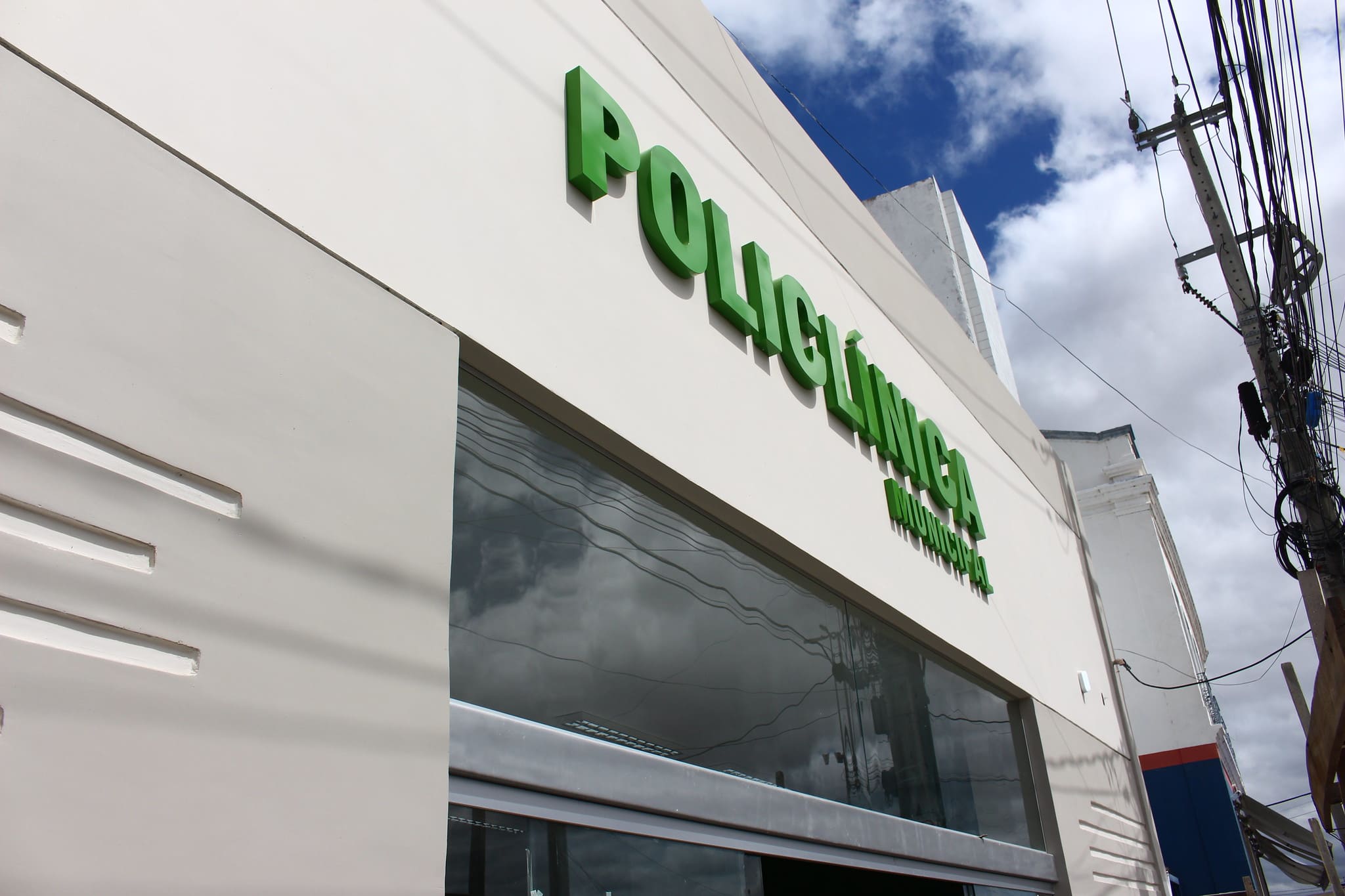 Em celebração aos 144 anos de Juazeiro, Policlínica Municipal está nos últimos ajustes e deve ser reinaugurada ainda este mês