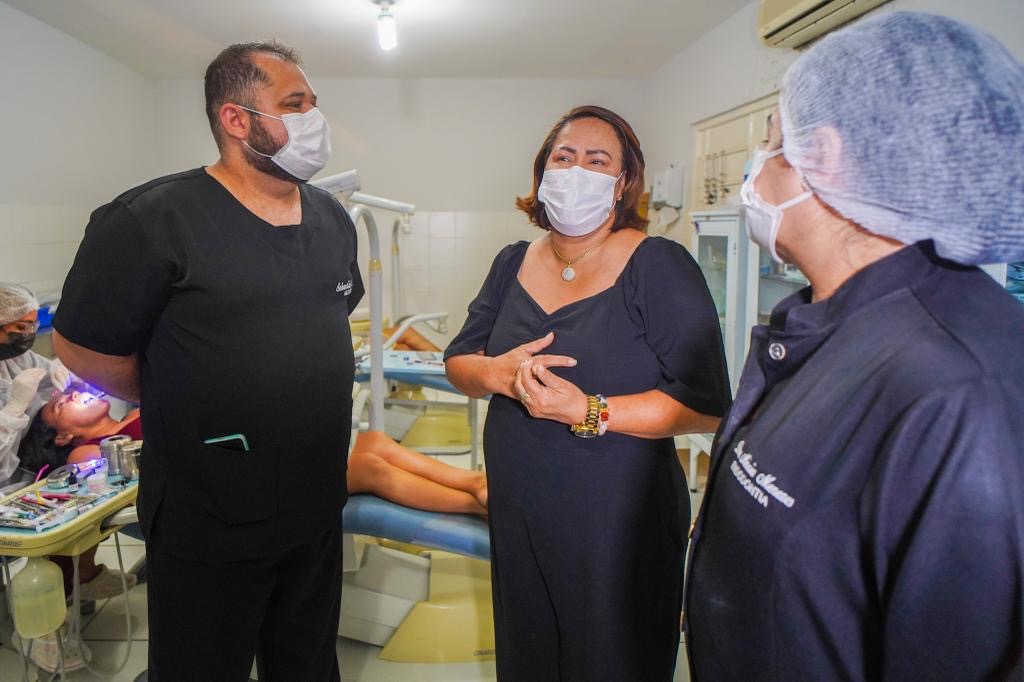 Prefeita Suzana Ramos conhece atendimentos noturnos do Centro de Especialidades Odontológicas do João Paulo II