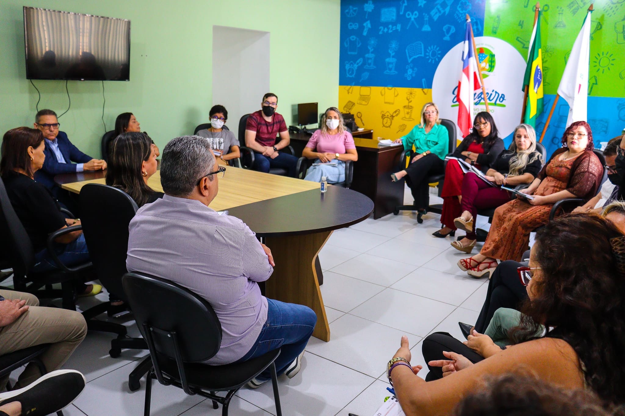 Novo secretário de Educação de Juazeiro é apresentado em reunião com equipe técnica da pasta