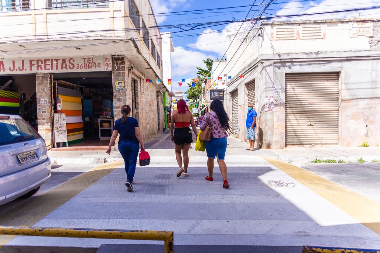 Prefeitura de Juazeiro finaliza obra do Calçadão da Travessa Ribeiro e área é beneficiada com melhoria de mobilidade, fluxo de pessoas e fomento do comércio