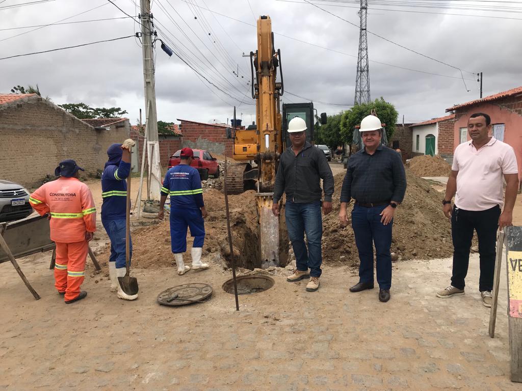 Moradores de Pinhões celebram avanço da obra de saneamento do SAAE e aguardam ansiosos pela nova rede de esgoto