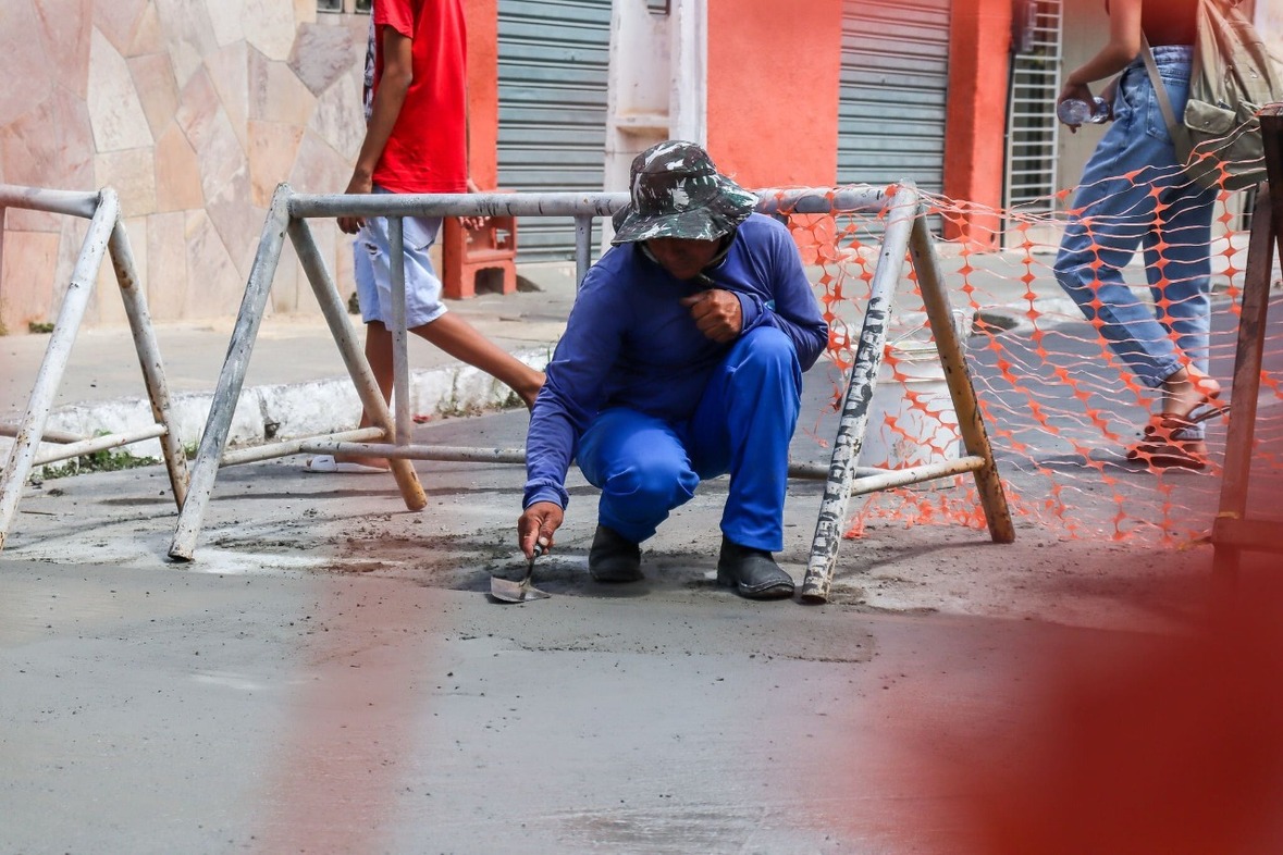 Prefeitura de Juazeiro informa interdição da Rua Góes Calmon, neste sábado e domingo, para construção de faixa elevada e finalização de obra