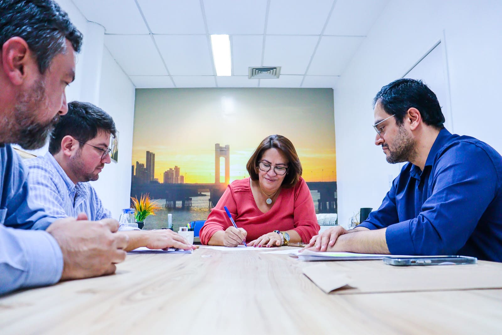 Prefeita Suzana Ramos recebe equipamentos que irão inovar a UPA de Juazeiro