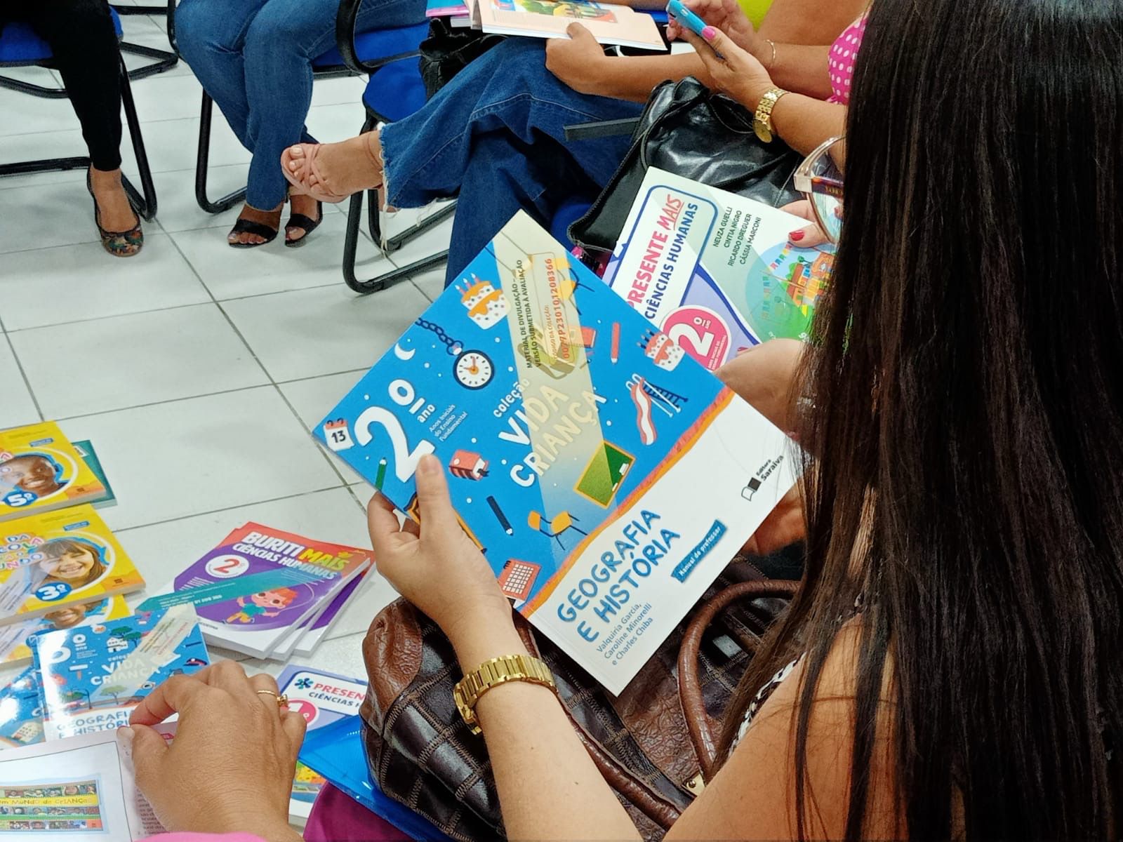 Educadores da rede municipal de ensino se reúnem para a escolha dos livros didáticos para os próximos anos em Juazeiro