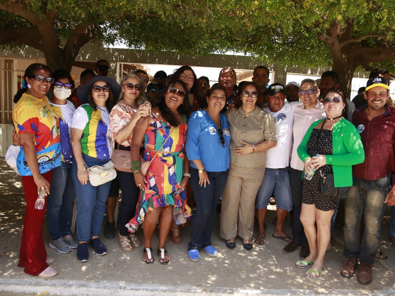 Depois de 2 anos, comunidade do NH3, em Itamotinga, volta a realizar  desfile  cívico e prefeita Suzana Ramos marca presença