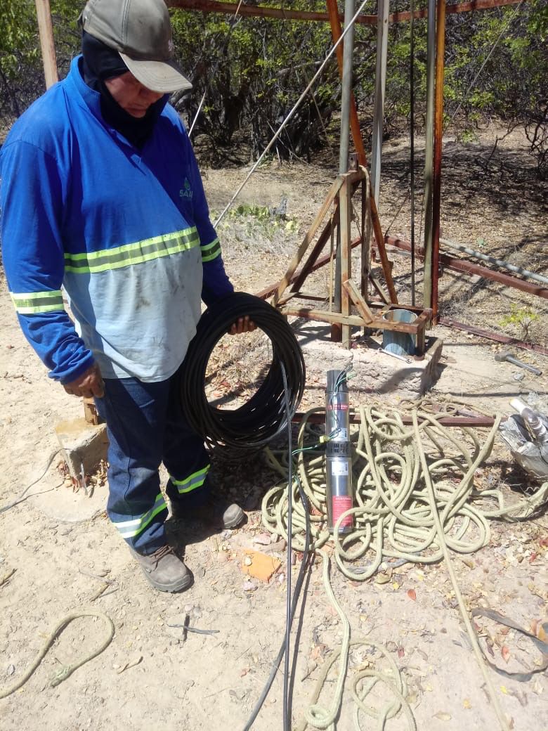 SAAE substitui catavento de poço por bomba elétrica em Itamotinga e comunidade agradece