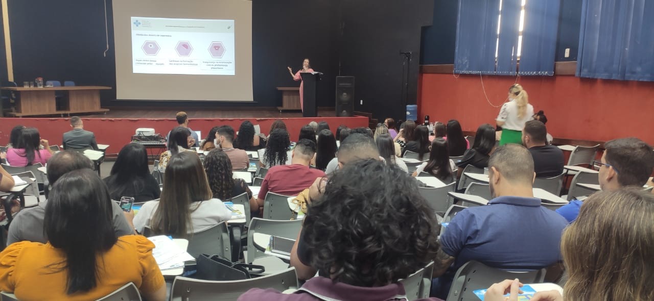 Farmacêuticos da rede municipal de saúde de Juazeiro participam de seminário que qualifica profissionais no atendimento voltado ao paciente
