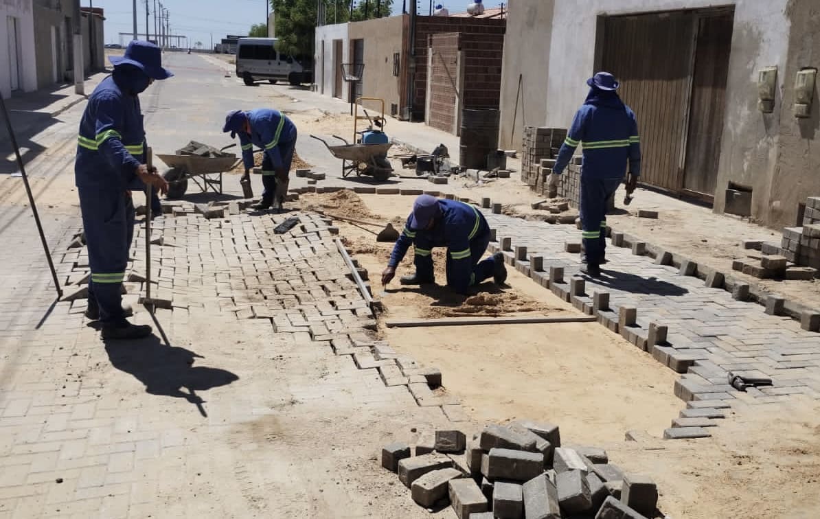 Mobilidade urbana: População aprova serviços de pavimentação da Prefeitura de Juazeiro no Residencial Dr. Humberto