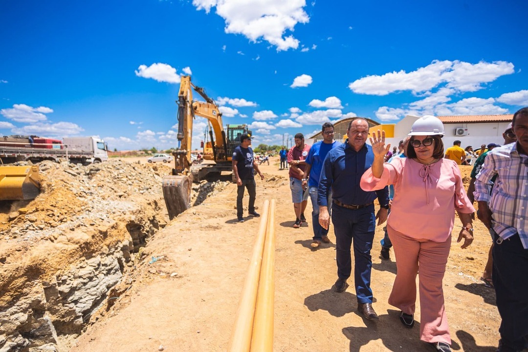 Compromisso com as pessoas: Prefeitura de Juazeiro inicia obra de saneamento no Antônio Guilhermino e comunidade celebra