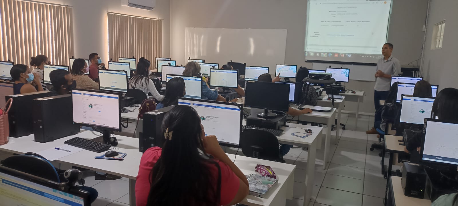 Prefeitura de Juazeiro promove capacitação para novos secretários escolares que ingressaram na rede municipal