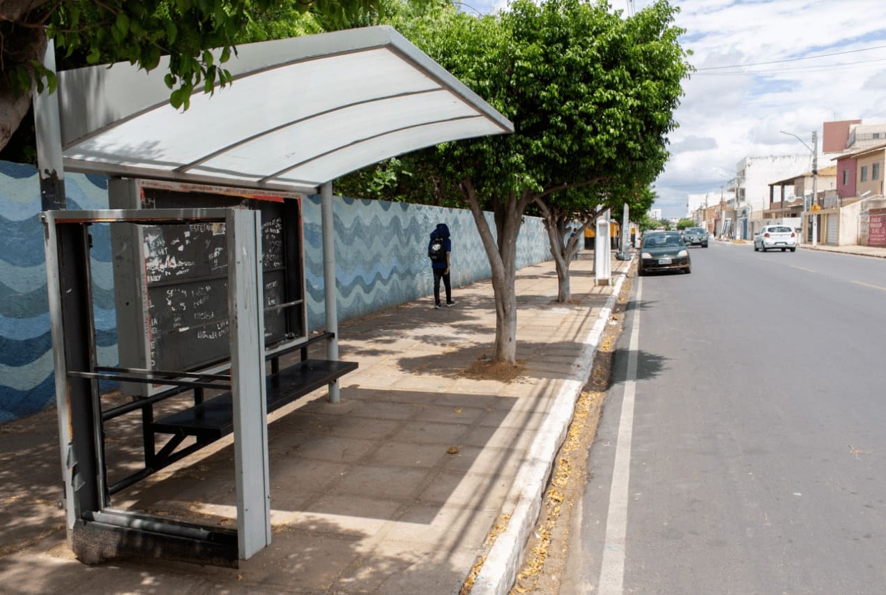 Prefeitura de Juazeiro volta a alertar sobre vandalismo em abrigos de ônibus