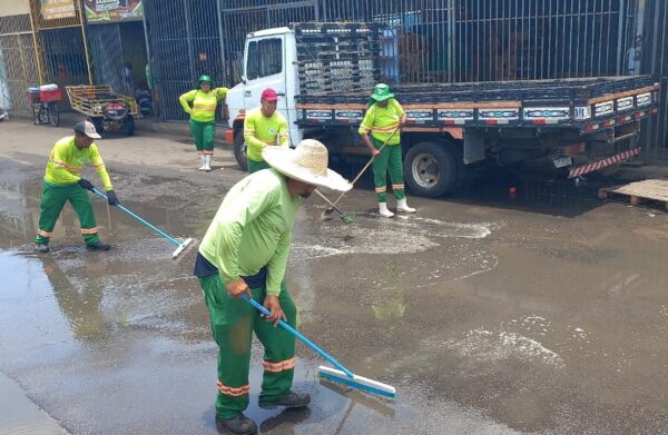 Prefeitura de Juazeiro intensifica serviços de limpeza no Mercado do Produtor