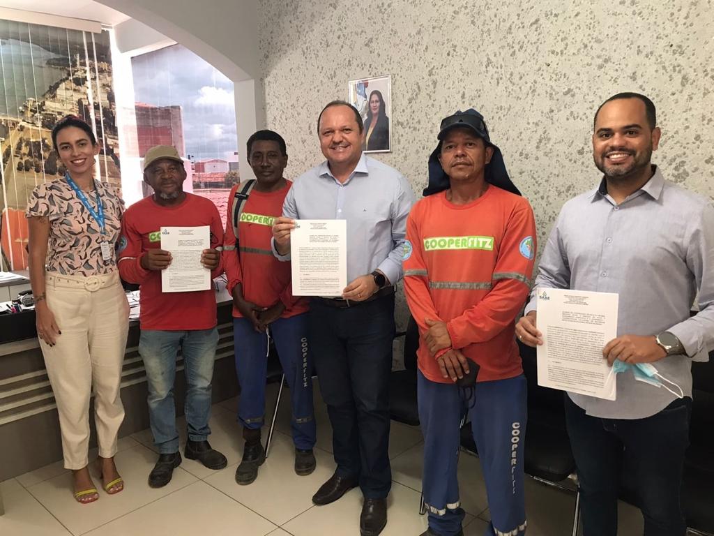 SAAE firma parceria com cooperativa de catadores