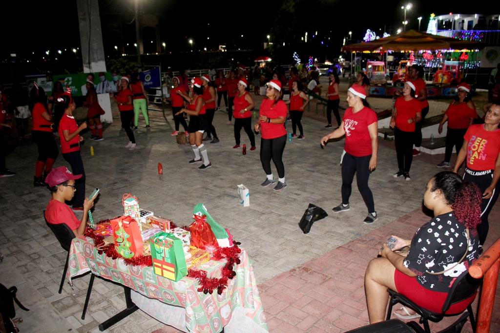 Aula temática da Academia da Saúde da Orla de Juazeiro promove saúde e bem-estar em clima de Natal