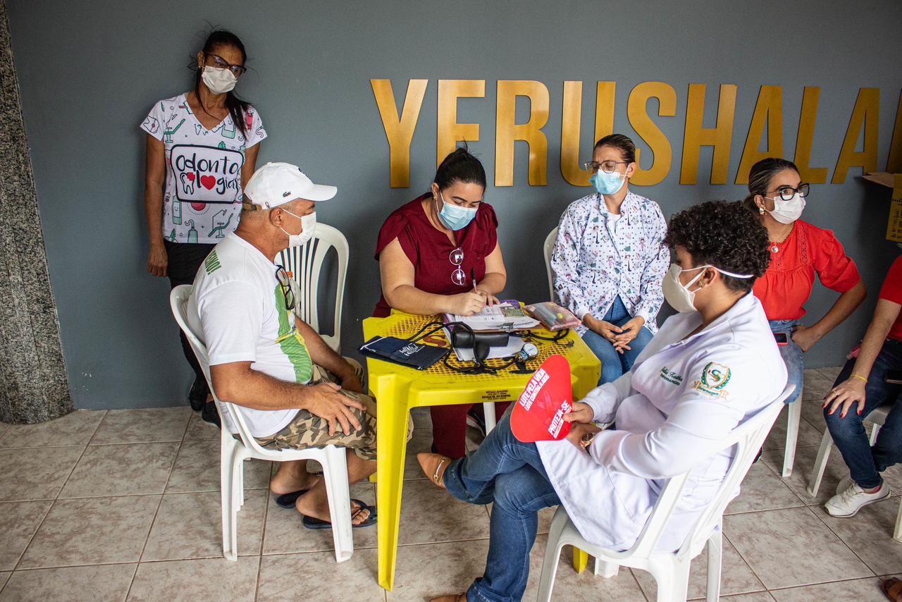 Moradores do bairro Dom Thomaz participam de feira de saúde promovida pela Prefeitura de Juazeiro