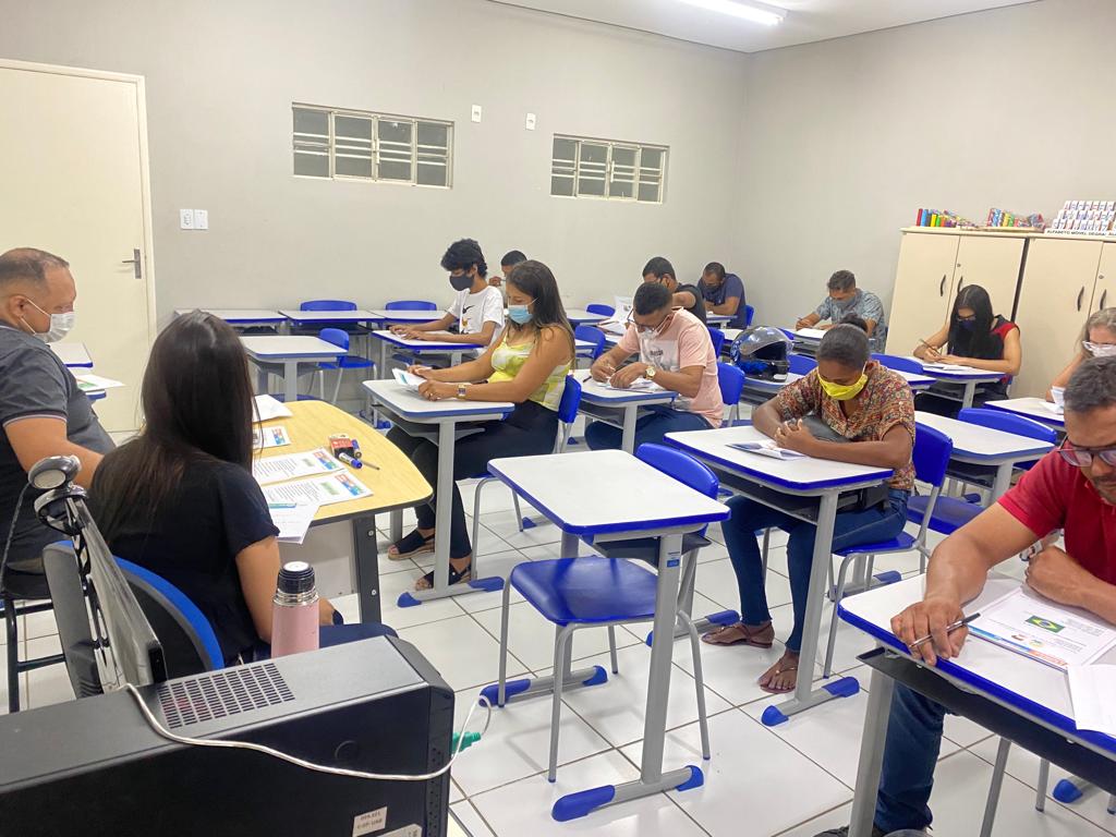 Alunos participam de primeira certificação do projeto EJA EaD da Prefeitura de Juazeiro