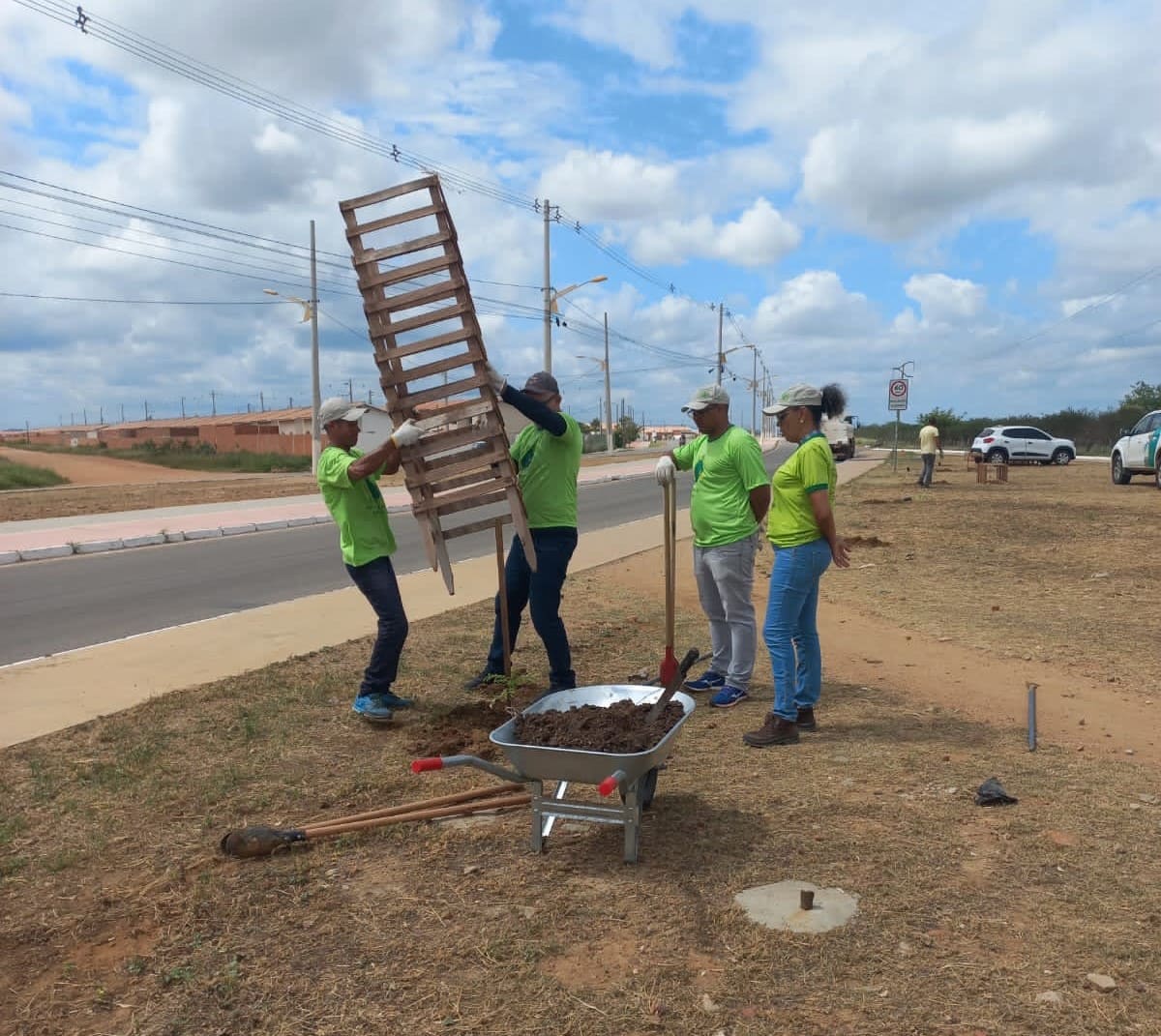 Prefeitura de Juazeiro realiza mais uma etapa do Projeto ‘Juá Arborizado’ na Rodovia Salitre